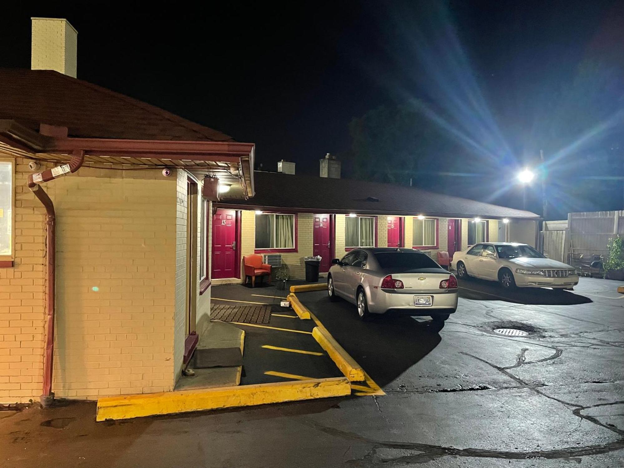 Deluxe Inn Motel Detroit Ngoại thất bức ảnh