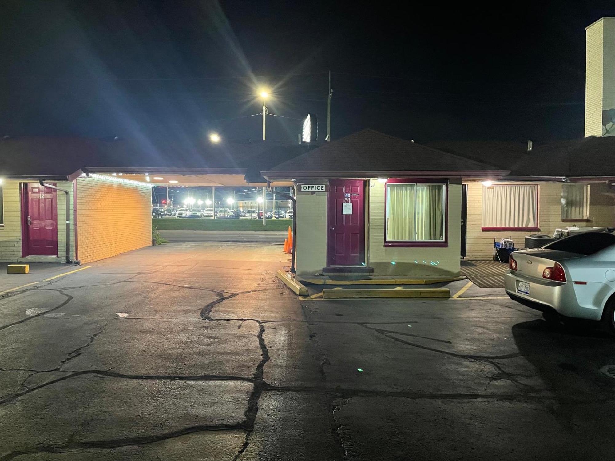 Deluxe Inn Motel Detroit Ngoại thất bức ảnh